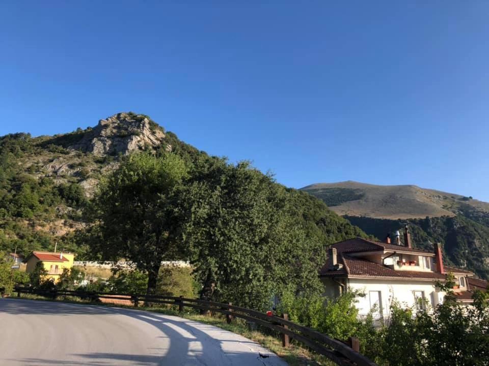 B&B Rosy Gallo Castelsaraceno Exterior foto